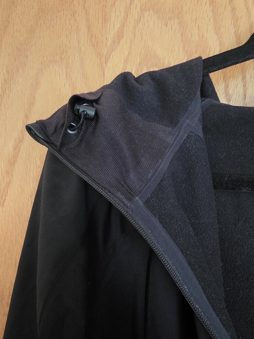 Lululemon Women’s size 6 Black Hooded Jacket - Picture 4 of 7